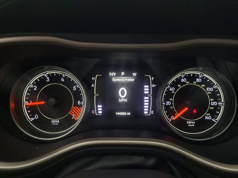 Used 2015 Jeep Cherokee Latitude w/ Cold Weather Group AWD/4WD image 23