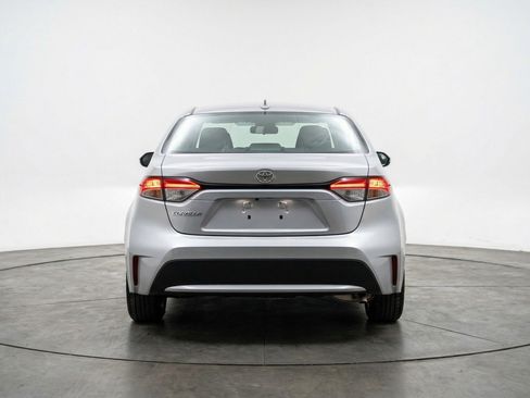 Used 2025 Toyota Corolla LE image 7