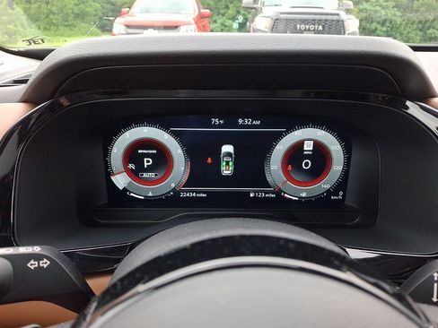 Used 2024 Nissan Pathfinder Platinum AWD/4WD image 21