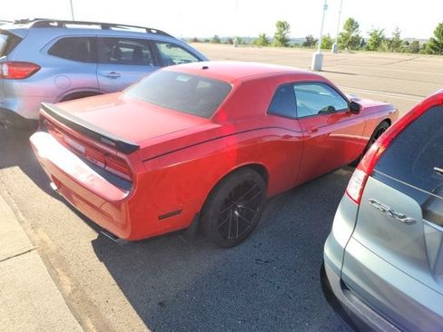 Used 2010 Dodge Challenger SRT8 RWD image 6