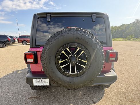 Used 2024 Jeep Wrangler Unlimited Sport AWD/4WD image 4