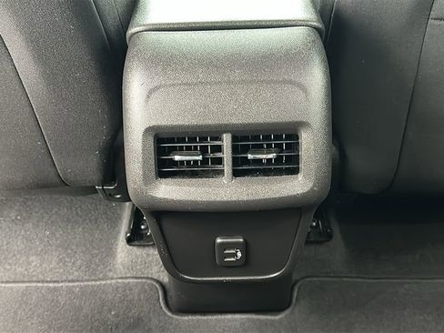 Used 2024 Chevrolet Equinox LS w/ LS Convenience Package FWD image 30