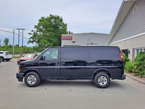 Used 2017 GMC Savana 2500 RWD image 5
