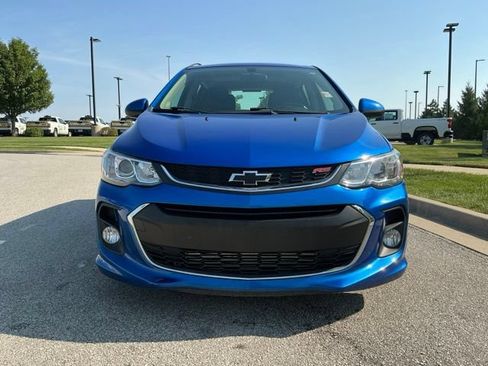 Used 2018 Chevrolet Sonic LT w/ Fun and Sun Package FWD image 4