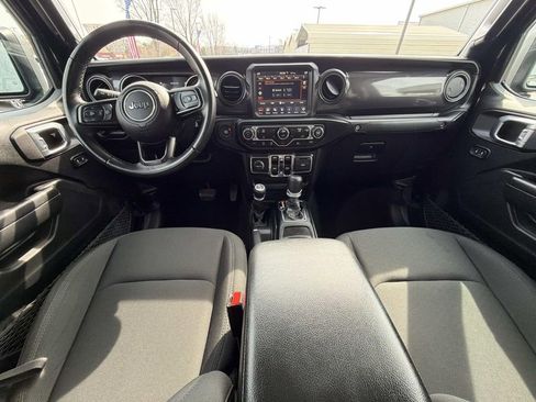 Used 2022 Jeep Gladiator Sport AWD/4WD image 17