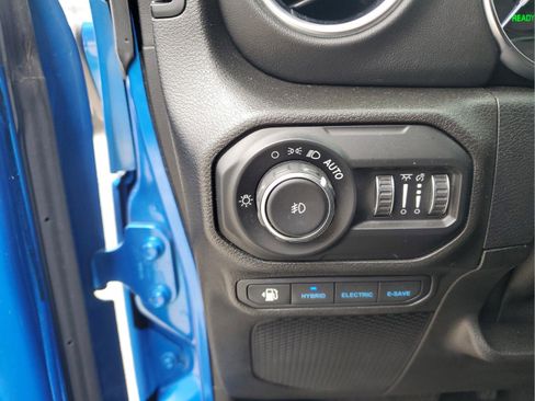 Used 2021 Jeep Wrangler Unlimited Sahara image 25