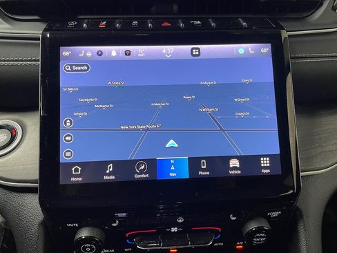 Used 2023 Jeep Grand Cherokee Limited image 20