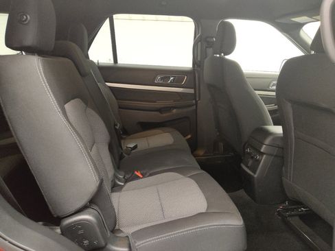 Used 2019 Ford Explorer XLT w/ Equipment Group 201A FWD image 19