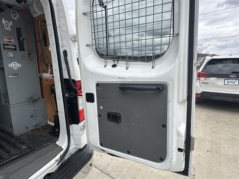 Used 2019 Nissan NV 3500 SL w/ Navigation Package RWD image 17