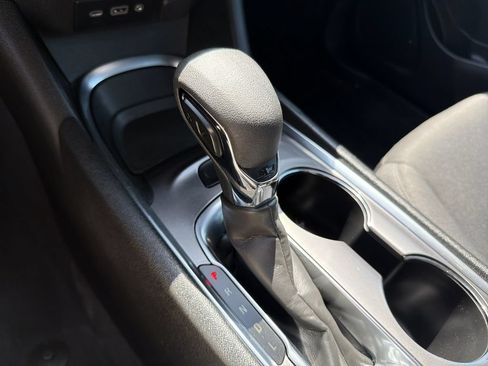 Used 2022 Chevrolet Malibu LT FWD image 15