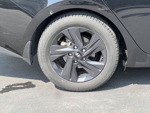 Used 2022 Hyundai Elantra SEL w/ Convenience Package FWD image 15