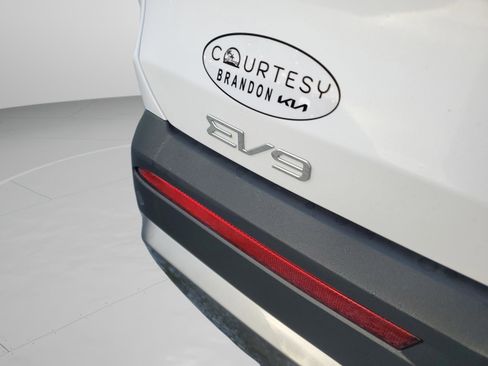 New 2026 Kia EV9 Wind image 26