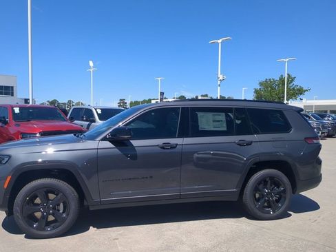 New 2026 Jeep Grand Cherokee L Limited AWD/4WD image 5