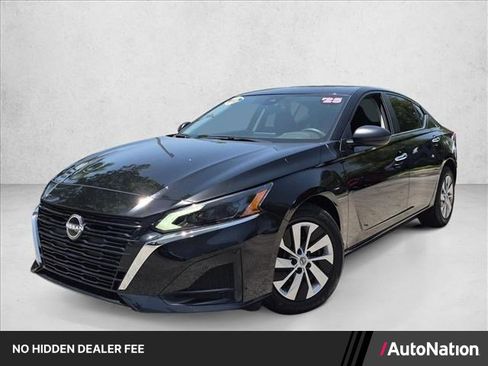 Certified 2025 Nissan Altima 2.5 S FWD image 1