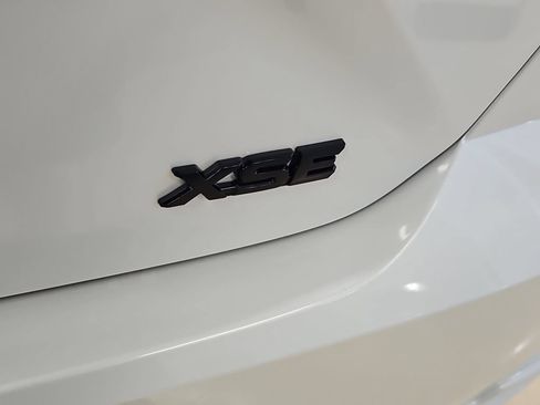 New 2026 Toyota Camry Hybrid AWD/4WD image 5