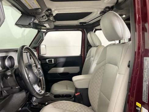 Used 2021 Jeep Gladiator Overland image 28