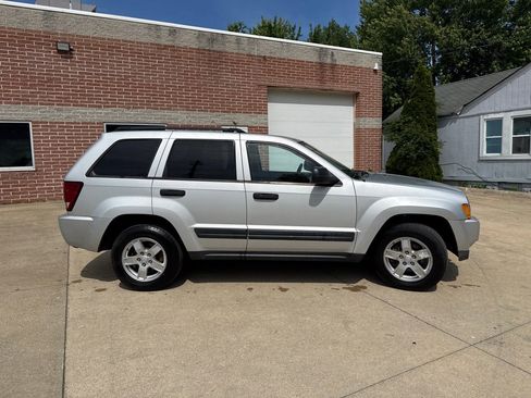 Used 2006 Jeep Grand Cherokee Laredo AWD/4WD image 4