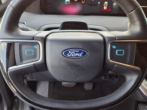 Certified 2025 Ford Expedition Max Platinum image 8