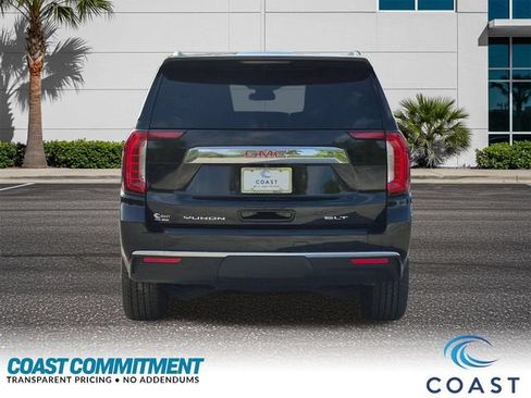 Used 2024 GMC Yukon SLT w/ SLT Luxury Package AWD/4WD image 3