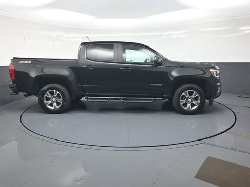 Used 2018 Chevrolet Colorado Z71 AWD/4WD image 2