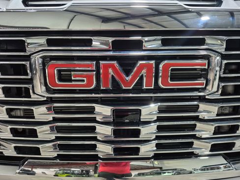 Certified 2024 GMC Sierra 3500 Denali w/ Denali Reserve Package image 32