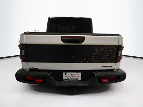 Used 2021 Jeep Gladiator Rubicon AWD/4WD image 6