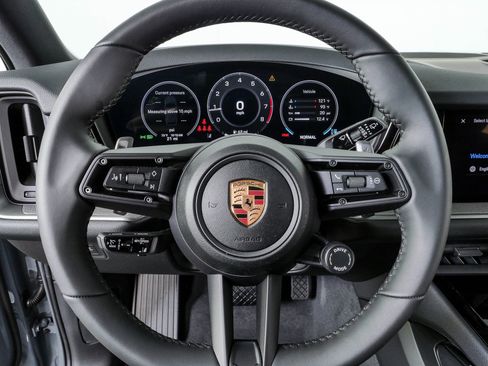 New 2026 Porsche Cayenne AWD/4WD image 9