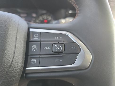 Used 2022 Jeep Compass Limited image 11