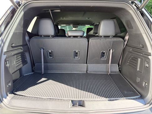 Used 2025 Buick Enclave Preferred w/ LPO, Floor Liner Package FWD image 18