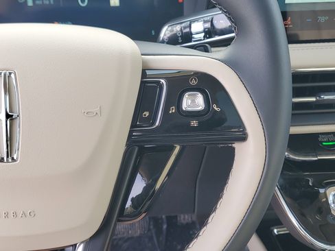 New 2026 Lincoln Corsair Premiere image 18