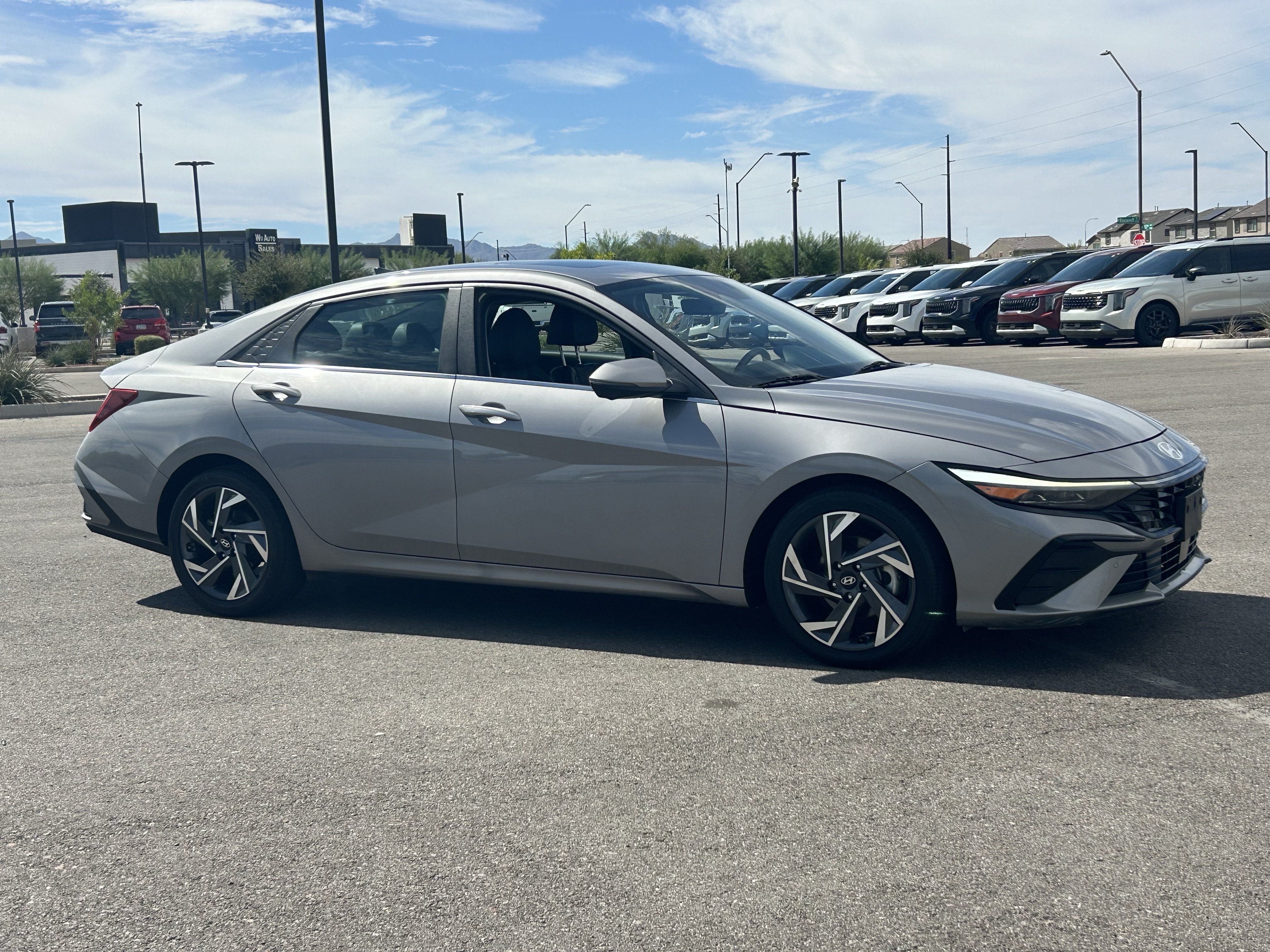 Used 2024 Hyundai Elantra Limited FWD image 7