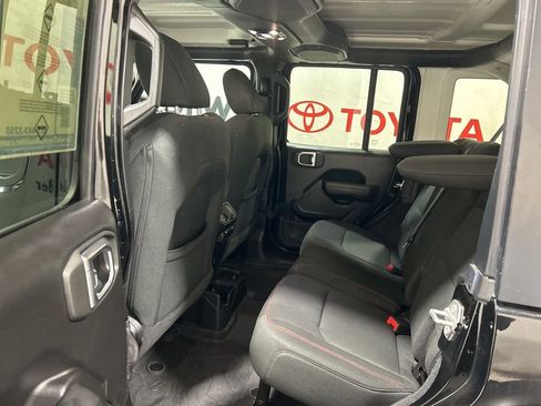 Used 2023 Jeep Wrangler Unlimited Rubicon w/ Cold Weather Group image 21