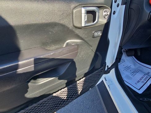 Used 2021 Jeep Wrangler Unlimited Rubicon AWD/4WD image 9