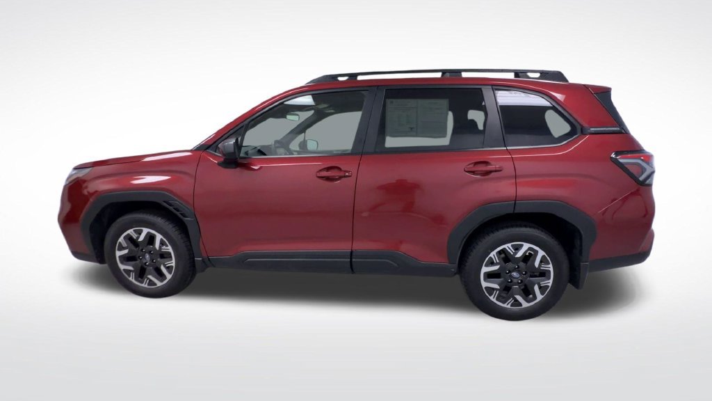 Used 2025 Subaru Forester Premium AWD/4WD image 5