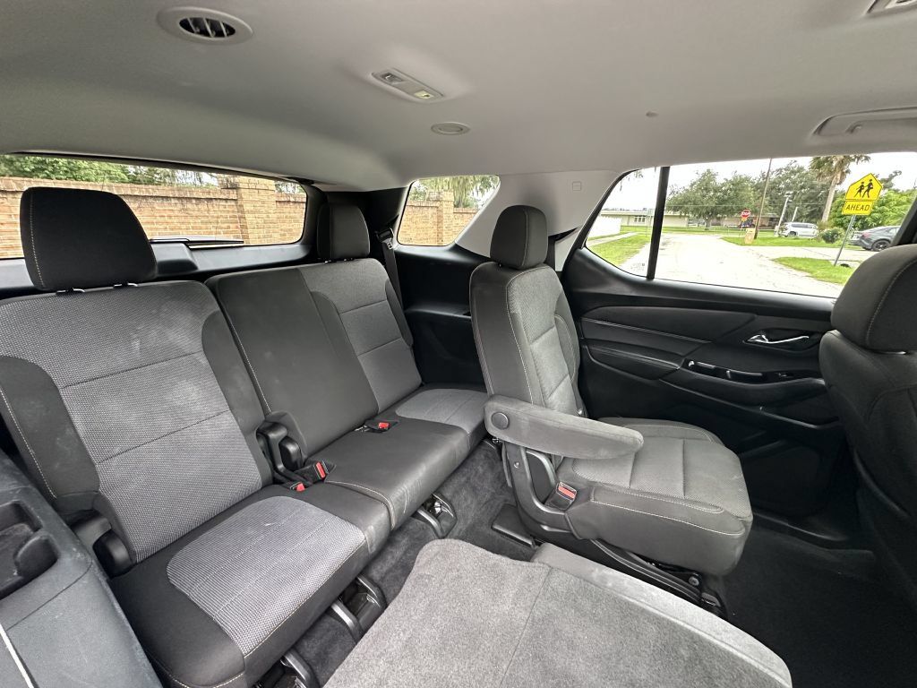 Used 2020 Chevrolet Traverse LT FWD image 13