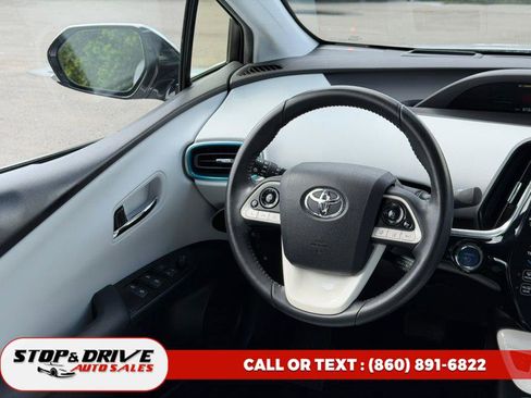 Used 2018 Toyota Prius Prime Advanced FWD image 11
