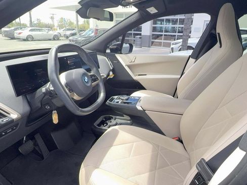Used 2023 BMW iX xDrive50 w/ Sport Package AWD/4WD image 3