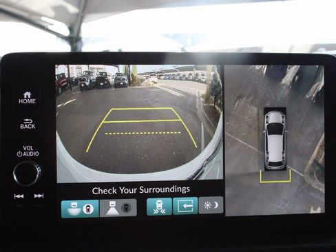 Used 2025 Honda Pilot Elite image 34