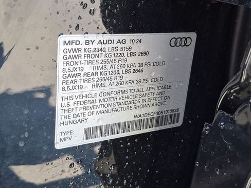Used 2025 Audi Q3 2.0T Premium w/ Convenience Package AWD/4WD image 32