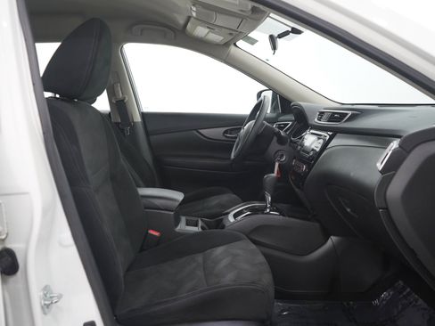 Used 2014 Nissan Rogue S FWD image 12