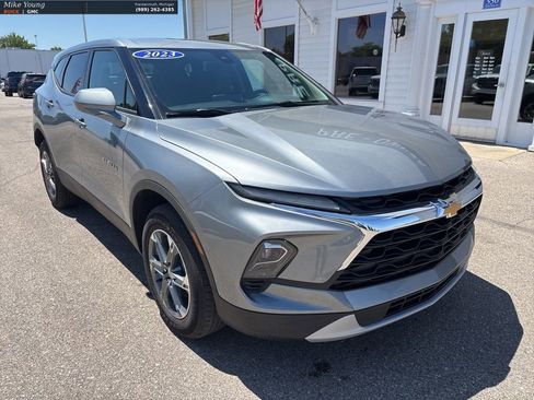 Used 2023 Chevrolet Blazer LT w/ Driver Confidence Package FWD image 3