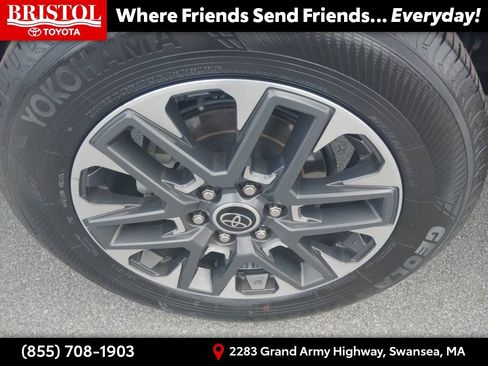 Used 2022 Toyota Tundra Limited AWD/4WD image 12