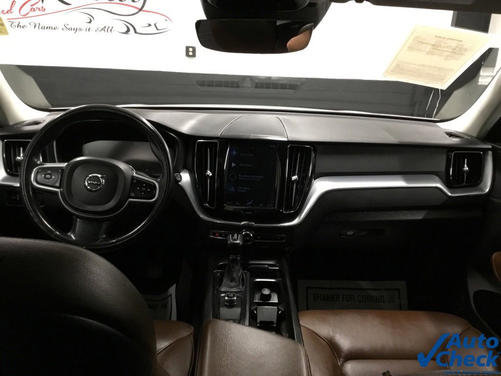 Used 2018 Volvo XC60 T5 Momentum w/ Vision Package AWD/4WD image 26