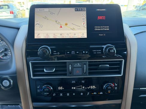 Used 2024 INFINITI QX80 Sensory AWD/4WD image 21