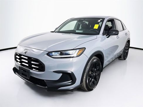 Used 2023 Honda HR-V Sport image 3