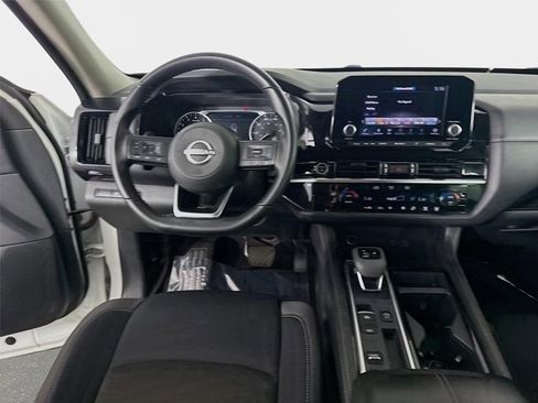 Certified 2024 Nissan Pathfinder SV FWD image 23