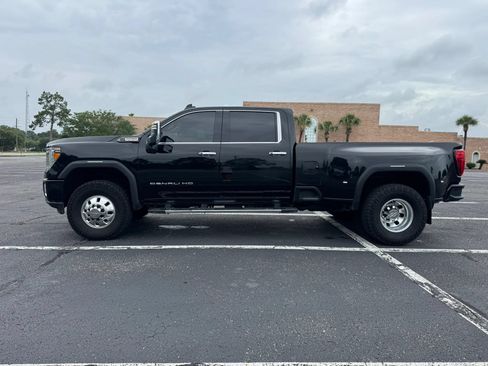 Used 2020 GMC Sierra 3500 Denali w/ Denali Ultimate Package AWD/4WD image 11