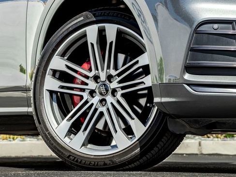 Used 2019 Audi SQ5 Premium Plus w/ Premium Plus Package AWD/4WD image 6