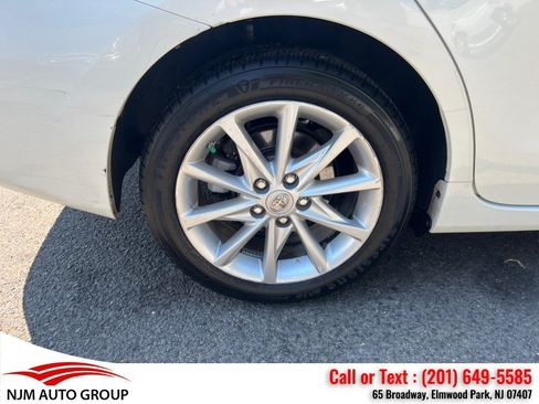 Used 2014 Toyota Prius V Five FWD image 13