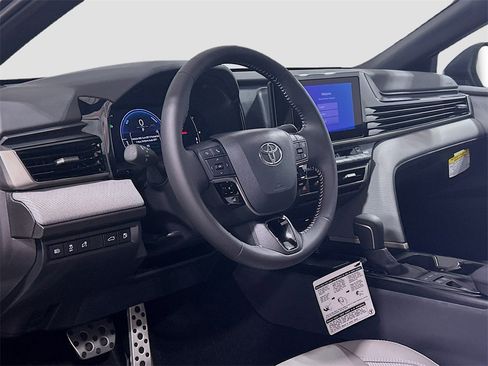 New 2026 Toyota Camry SE image 10